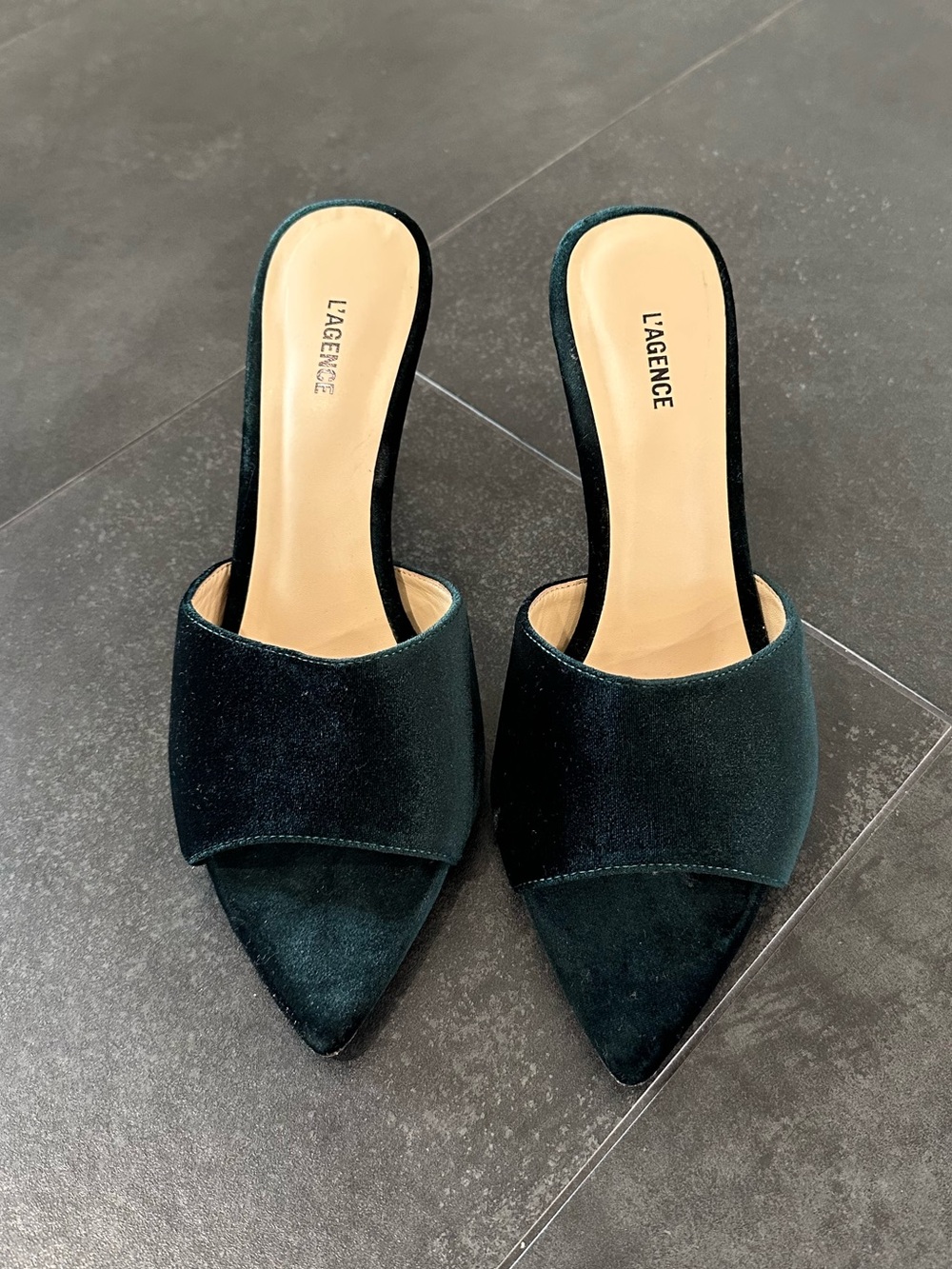 L'AGENCE Lolita V Sandals Emerald Green Velvet Pointed Slip-On Mules